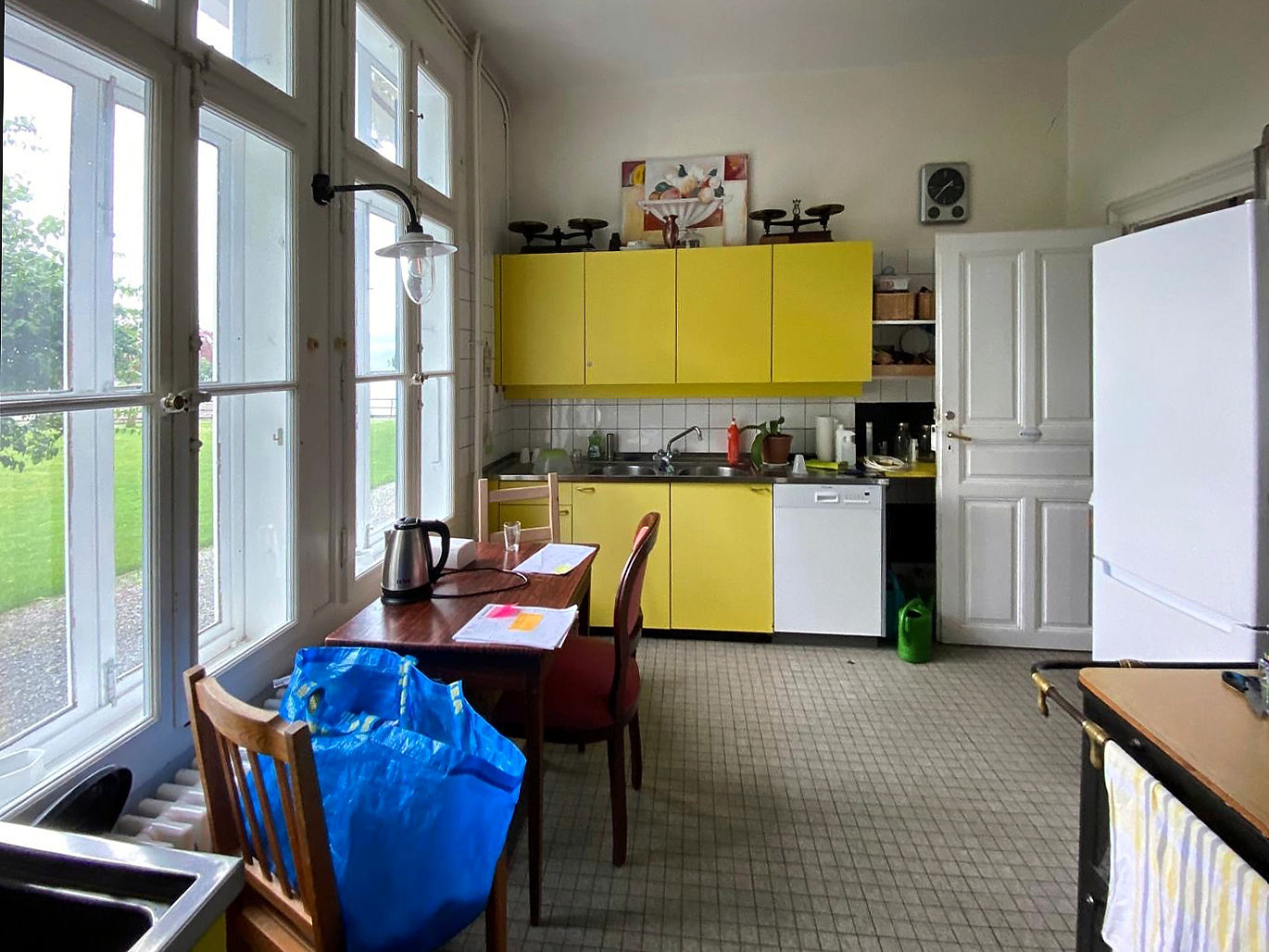 Vorheraufnahme der Stilküche im Le Rüdli – Villa 1878 vor Renovation